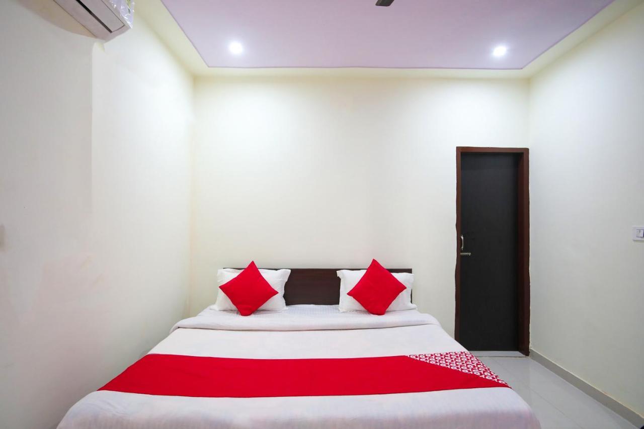 Oyo Flagship 62980 Shiva Residency Hotel Garhi Harsaru Buitenkant foto