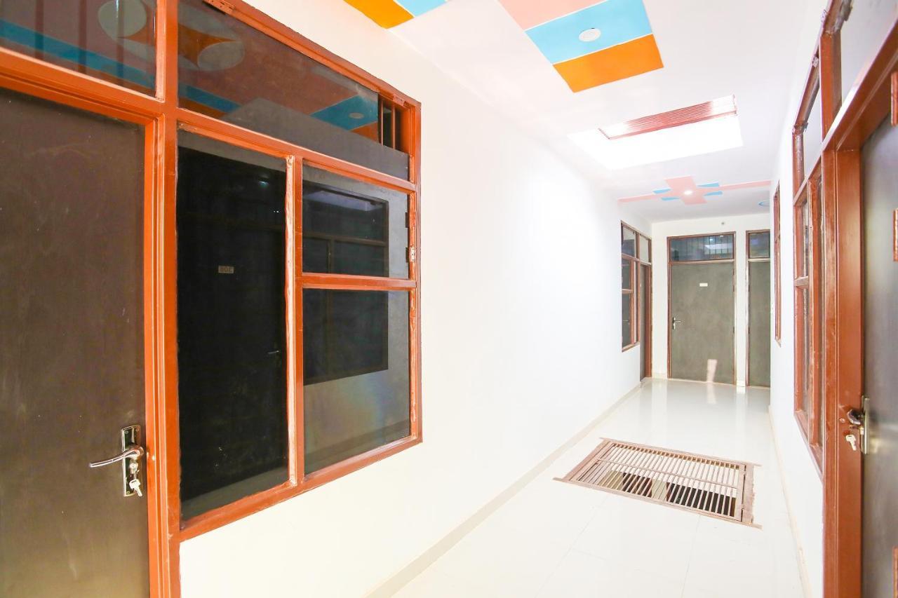 Oyo Flagship 62980 Shiva Residency Hotel Garhi Harsaru Buitenkant foto